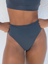 Carregar imagem no visualizador da galeria, Parte de Baixo Biquini Fiji Cinza Chumbo UV50+ - panou.br