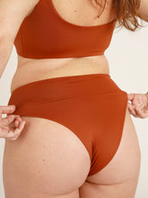 Carregar imagem no visualizador da galeria, Parte de Baixo Biquini Fiji Marrom Camelo UV50+ - panou.br