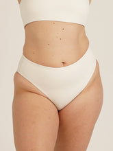 Carregar imagem no visualizador da galeria, Parte de Baixo Biquini Fiji Off White UV50+ - panou.br