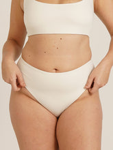 Carregar imagem no visualizador da galeria, Parte de Baixo Biquini Fiji Off White UV50+ - panou.br