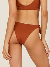 Carregar imagem no visualizador da galeria, Parte de Baixo Biquini Menorca - Camelo UV 50+ - panou.br