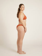 Carregar imagem no visualizador da galeria, Parte de Baixo Biquíni Seychelles Laranja Ocre UV50+ - panou.br