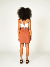 Carregar imagem no visualizador da galeria, Saia Pareô Bodrum Camelo UV 50+ - panou.br