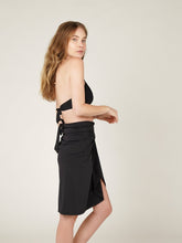 Carregar imagem no visualizador da galeria, Saia Pareô Bodrum Preta (proteção UV 50+) - panou.br