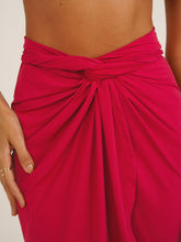 Carregar imagem no visualizador da galeria, Saia Pareô Bodrum Rosa Cereja UV 50+ - panou.br