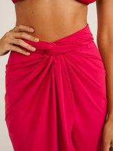Carregar imagem no visualizador da galeria, Saia Pareô Bodrum Rosa Cereja UV 50+ - panou.br