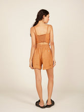 Carregar imagem no visualizador da galeria, Shorts Preá - Camelo - panou.br