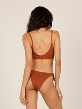 Carregar imagem no visualizador da galeria, Top Biquini Menorca - Camelo UV 50+ - panou.br