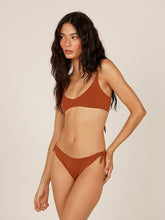Carregar imagem no visualizador da galeria, Top Biquini Menorca - Camelo UV 50+ - panou.br