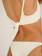 Carregar imagem no visualizador da galeria, Top Biquini Menorca - Off White UV 50+ - panou.br