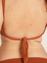 Carregar imagem no visualizador da galeria, Top Biquíni Santorini Marrom Camelo UV50+ - panou.br