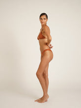 Carregar imagem no visualizador da galeria, Top Biquíni Seychelles Marrom Camelo UV50+ - panou.br