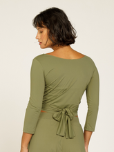 Carregar imagem no visualizador da galeria, Blusa Cachequer Moscou UV +50 Verde Alcaparra
