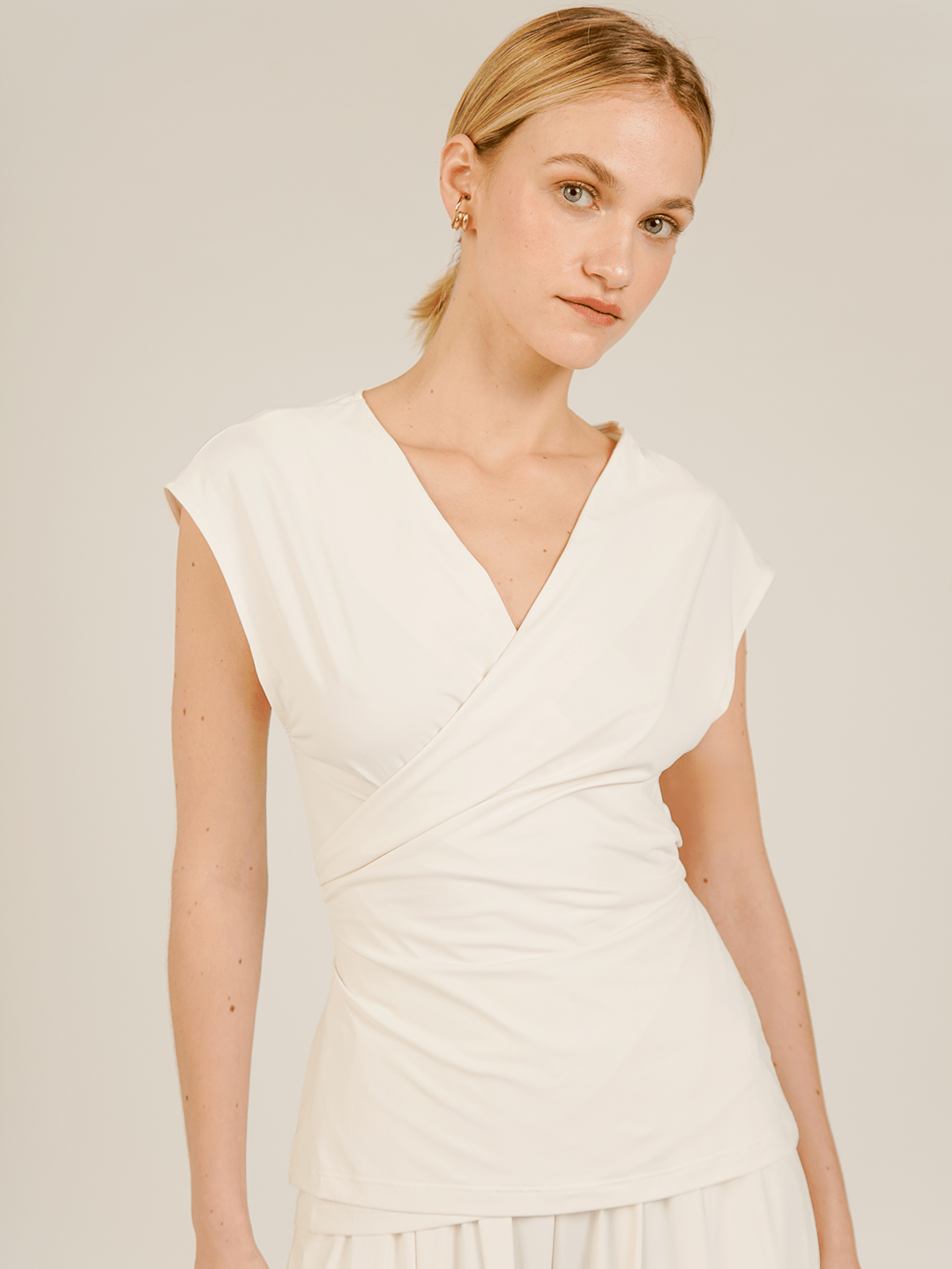 Blusa Cachecouer Amsterdã UV +50 Off White - panou.br
