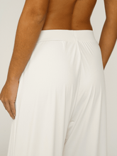 Carregar imagem no visualizador da galeria, Calça Pantalona Budapeste Off White UV 50+ - panou.br
