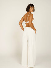 Carregar imagem no visualizador da galeria, Calça Pantalona Budapeste Off White UV 50+ - panou.br
