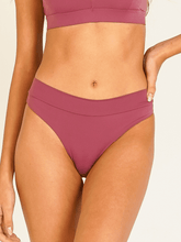 Carregar imagem no visualizador da galeria, Parte de Baixo Biquíni Galápagos Roxo Marsala UV 50+ - panou.br
