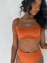 Carregar imagem no visualizador da galeria, Top Biquíni Fiji Laranja Ocre UV 50+
