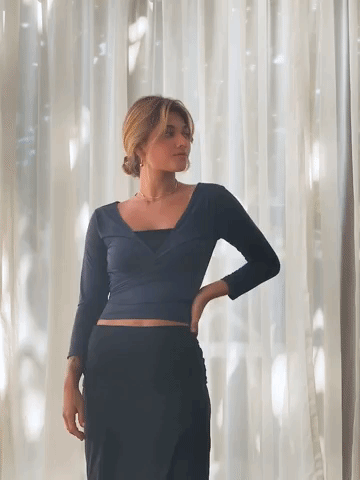 Blusa Cachecouer Moscou UV 50+ azul marinho | panou.com.br | Blusa Cachequer transpassada com manga 3/4s de malha fria e proteção UV 
