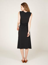 Carregar imagem no visualizador da galeria, Vestido Cachecouer Tóquio Preto UV +50 - panou.br
